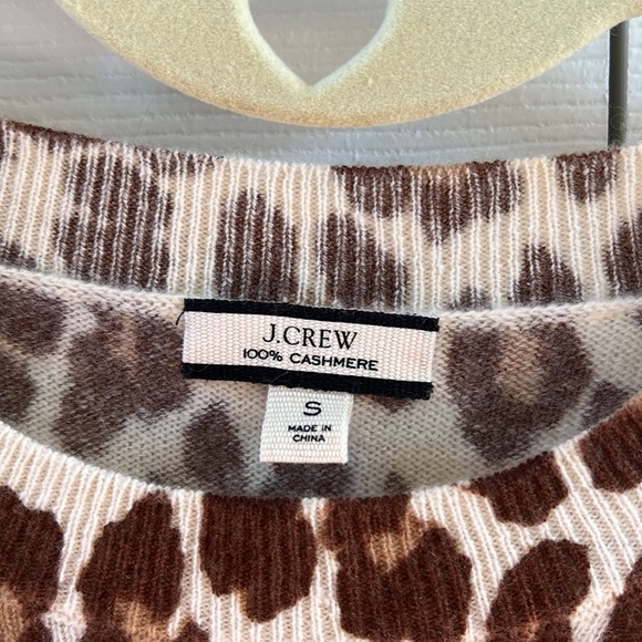 J. Crew 100% everyday Cashmere Crewneck Leopard Print Sweater - Picture 4 of 8